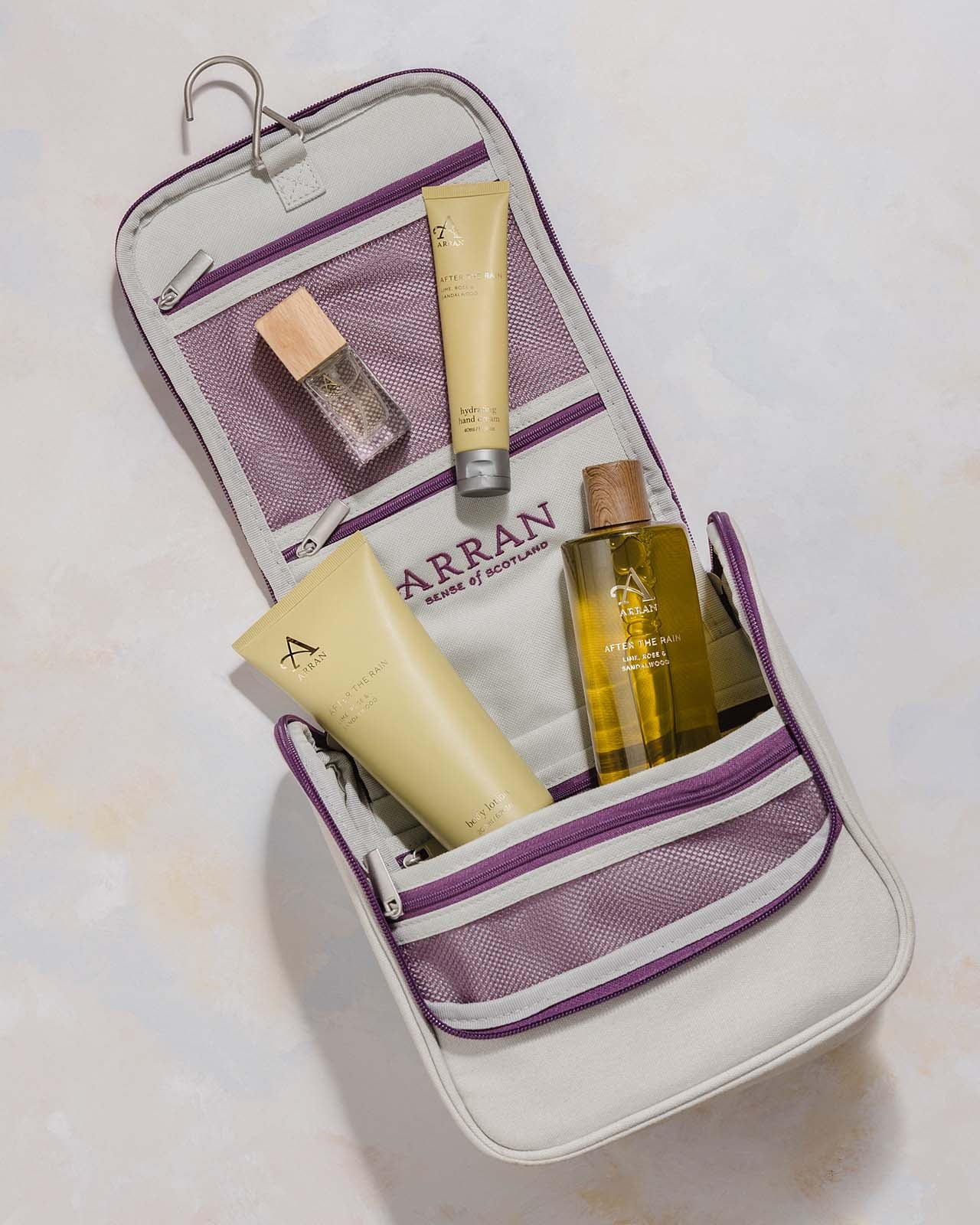 After The Rain Wash Bag - Image 5