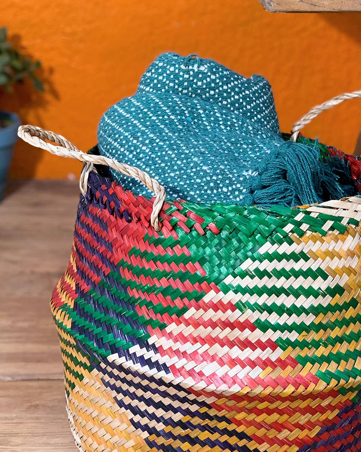 Rainbow Check Seagrass Basket Large - Image 3